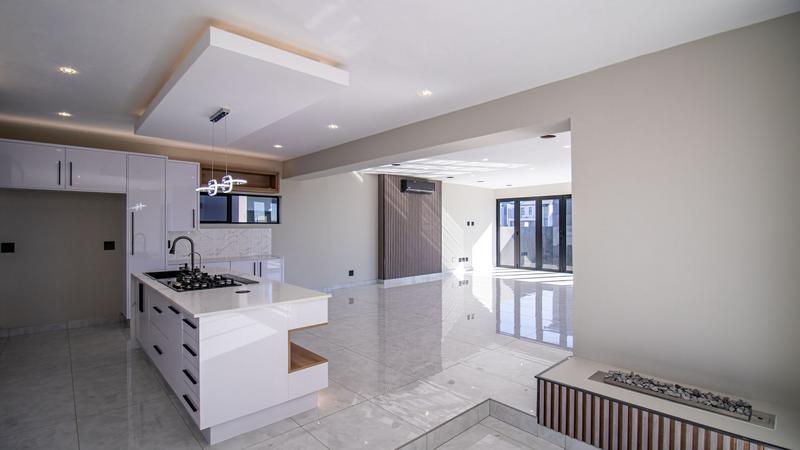 5 Bedroom Property for Sale in Midstream Heights Gauteng