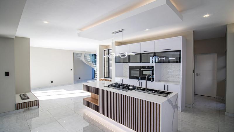 5 Bedroom Property for Sale in Midstream Heights Gauteng