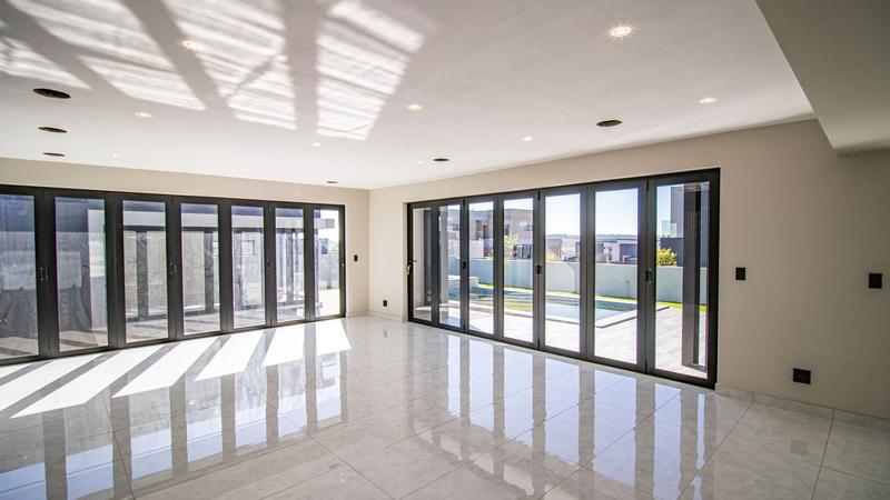 5 Bedroom Property for Sale in Midstream Heights Gauteng