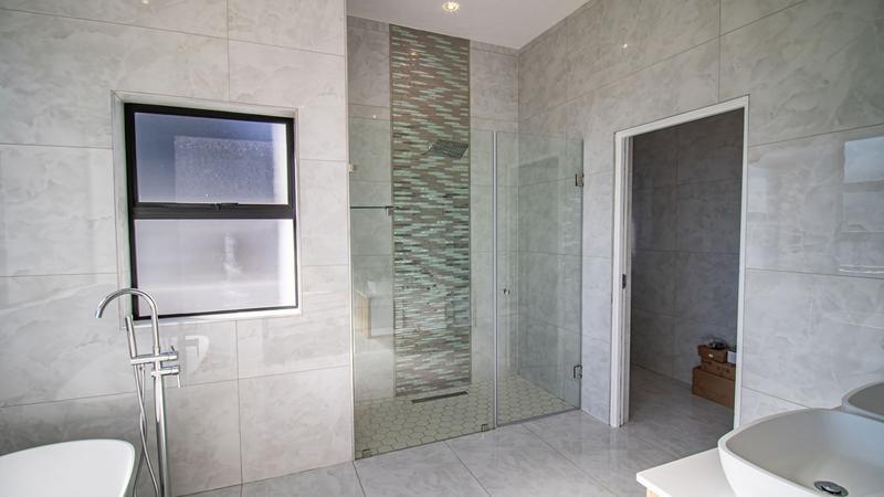 5 Bedroom Property for Sale in Midstream Heights Gauteng