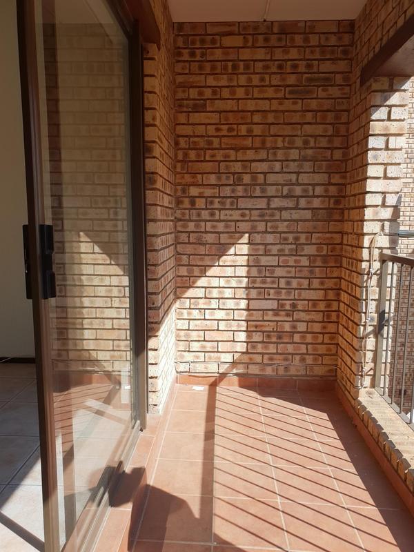 To Let 2 Bedroom Property for Rent in Weltevreden Park Gauteng