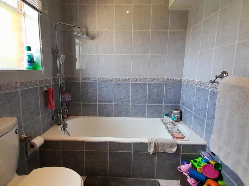 3 Bedroom Property for Sale in Birchleigh Gauteng