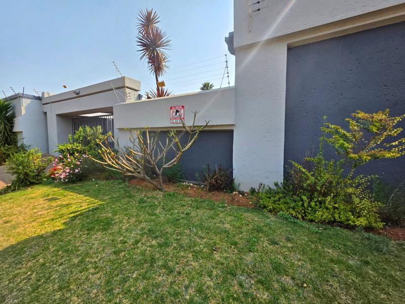 3 Bedroom Property for Sale in Birchleigh Gauteng