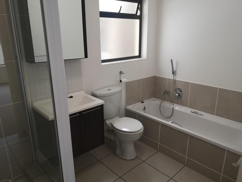 To Let 1 Bedroom Property for Rent in Bryanston Gauteng