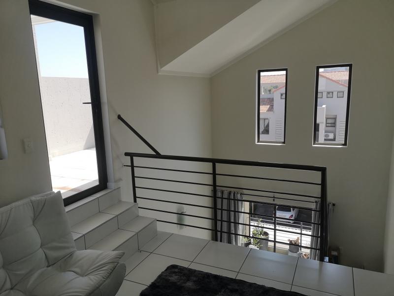 To Let 1 Bedroom Property for Rent in Fourways Gauteng