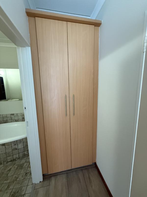 2 Bedroom Property for Sale in Atholl Gauteng