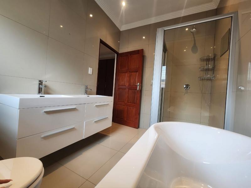 4 Bedroom Property for Sale in New Redruth Gauteng