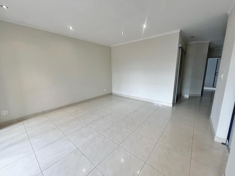 To Let 2 Bedroom Property for Rent in Sandhurst Gauteng