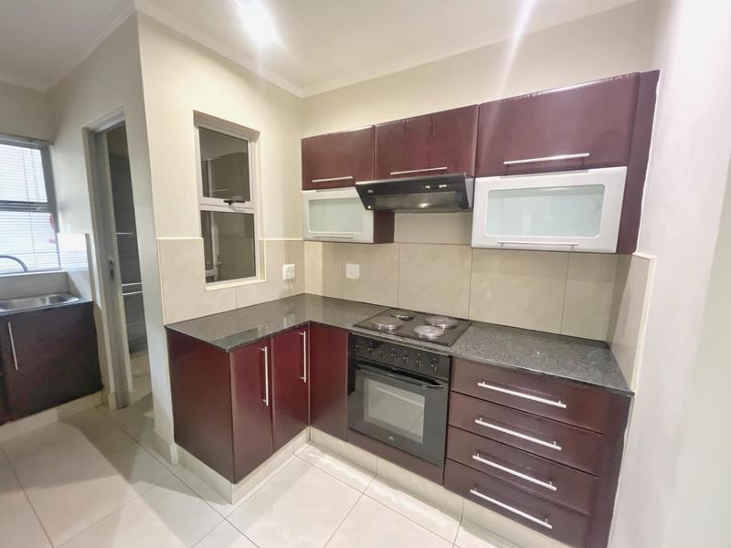 To Let 2 Bedroom Property for Rent in Sandhurst Gauteng