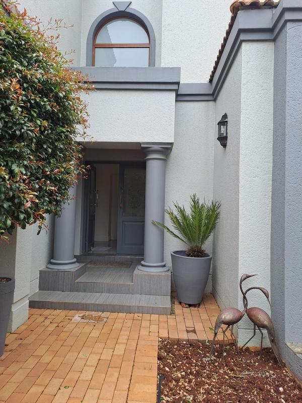 To Let 4 Bedroom Property for Rent in Northcliff Gauteng