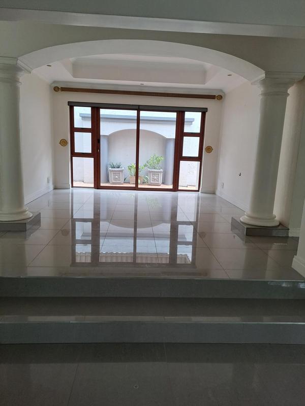 To Let 4 Bedroom Property for Rent in Northcliff Gauteng