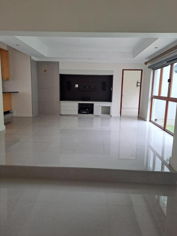 To Let 4 Bedroom Property for Rent in Northcliff Gauteng
