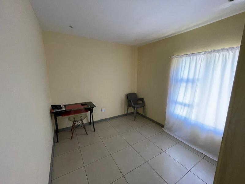To Let 2 Bedroom Property for Rent in Rooihuiskraal North Gauteng
