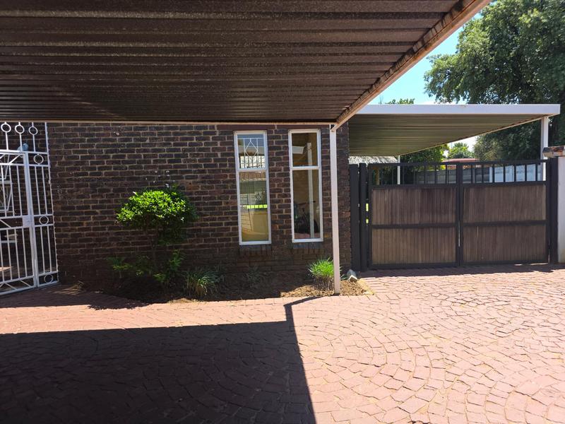 3 Bedroom Property for Sale in Sunward Park Gauteng