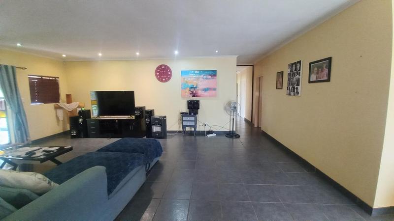 4 Bedroom Property for Sale in Kameeldrift East Gauteng