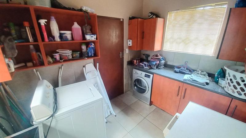 4 Bedroom Property for Sale in Kameeldrift East Gauteng