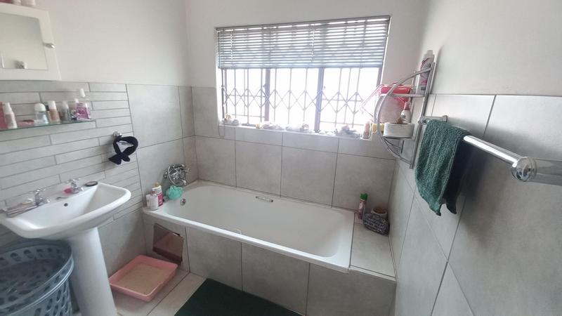 4 Bedroom Property for Sale in Kameeldrift East Gauteng