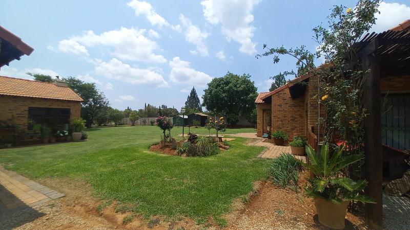 4 Bedroom Property for Sale in Kameeldrift East Gauteng