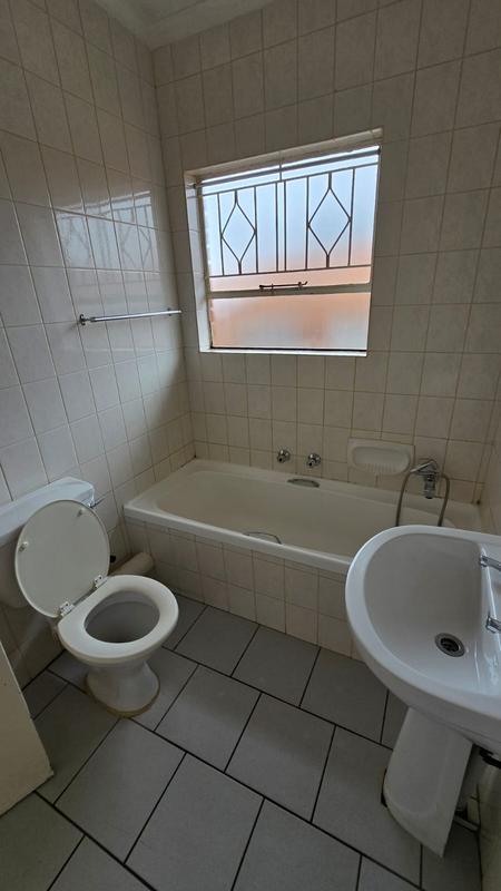 To Let 2 Bedroom Property for Rent in Vorna Valley Gauteng
