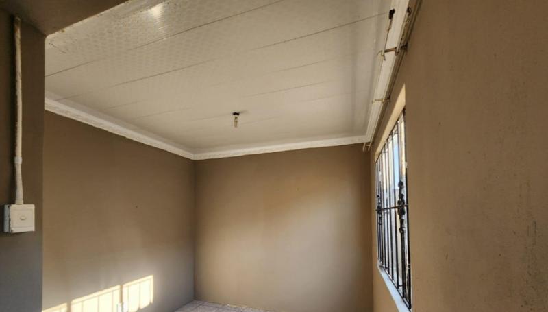 To Let 1 Bedroom Property for Rent in Naturena Gauteng