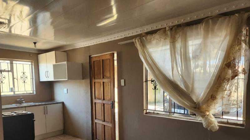 To Let 1 Bedroom Property for Rent in Naturena Gauteng