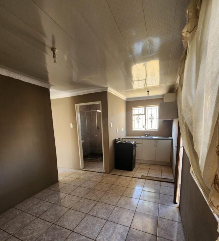 To Let 1 Bedroom Property for Rent in Naturena Gauteng