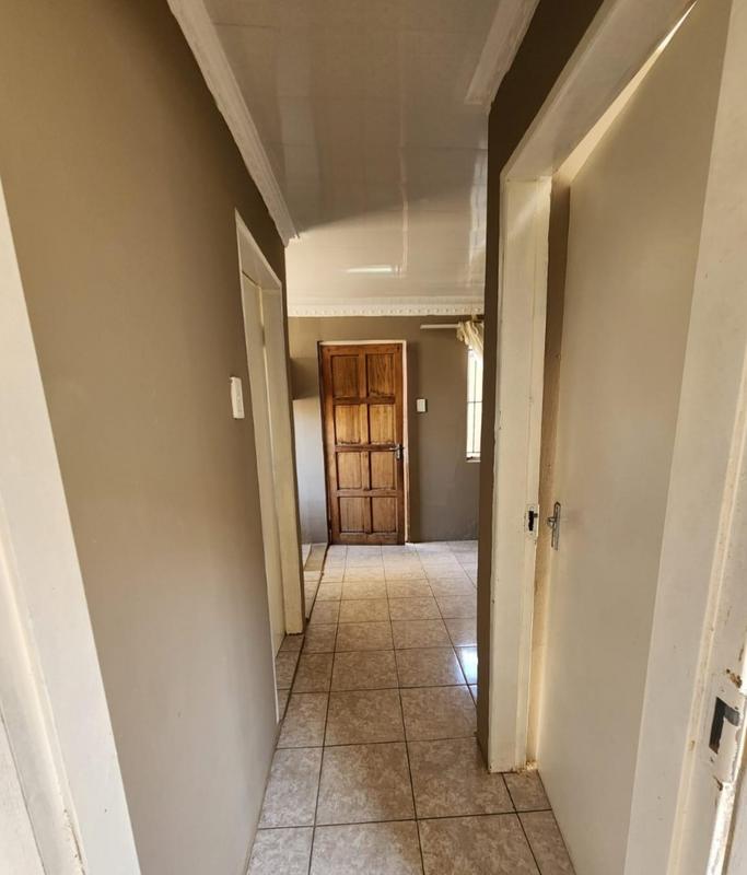 To Let 1 Bedroom Property for Rent in Naturena Gauteng
