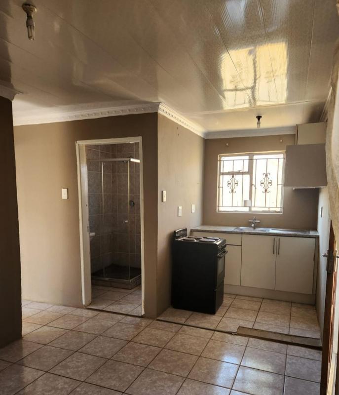 To Let 1 Bedroom Property for Rent in Naturena Gauteng