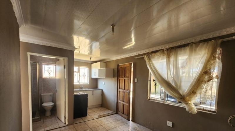 To Let 1 Bedroom Property for Rent in Naturena Gauteng
