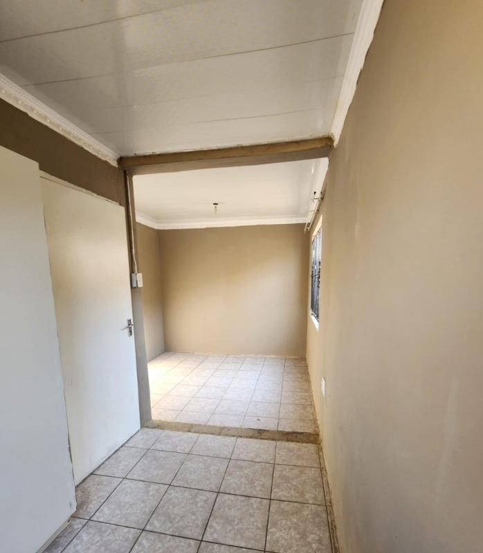 To Let 1 Bedroom Property for Rent in Naturena Gauteng