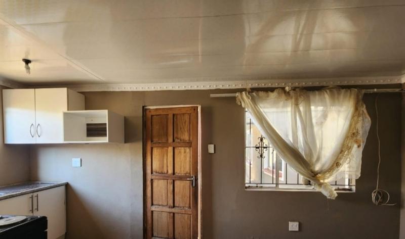 To Let 1 Bedroom Property for Rent in Naturena Gauteng