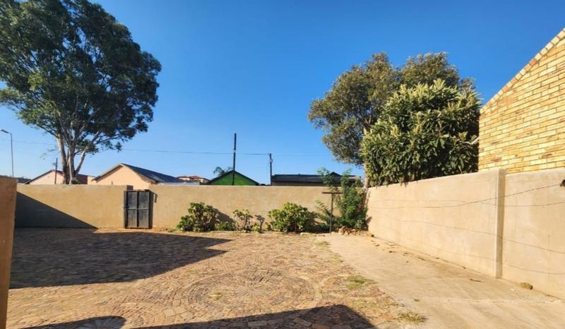 To Let 1 Bedroom Property for Rent in Naturena Gauteng