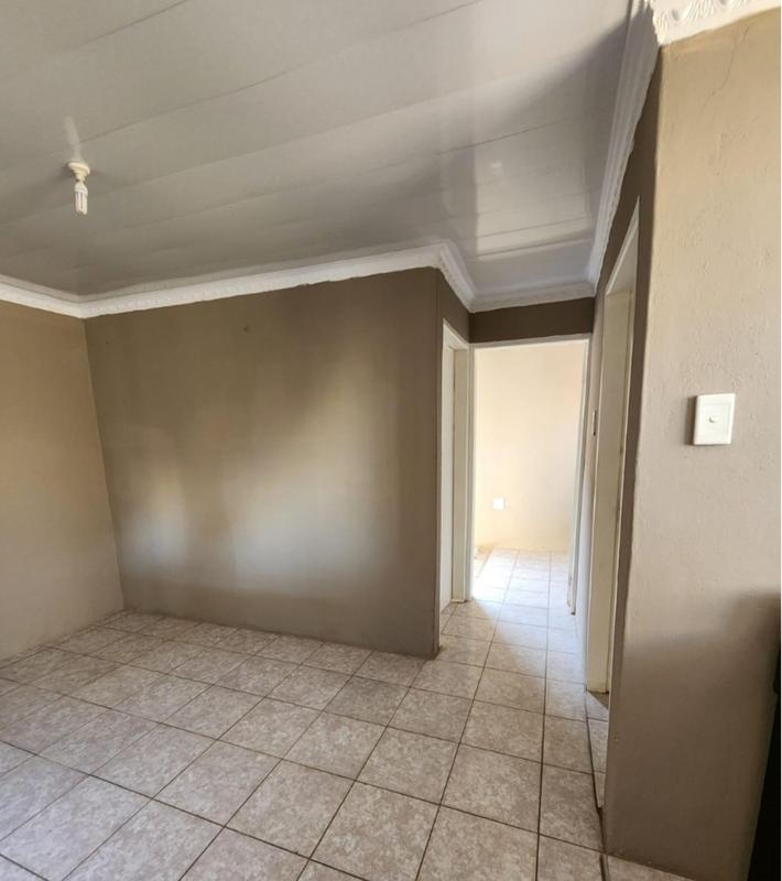To Let 1 Bedroom Property for Rent in Naturena Gauteng