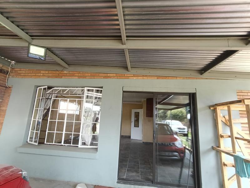 To Let 2 Bedroom Property for Rent in Petersfield Gauteng