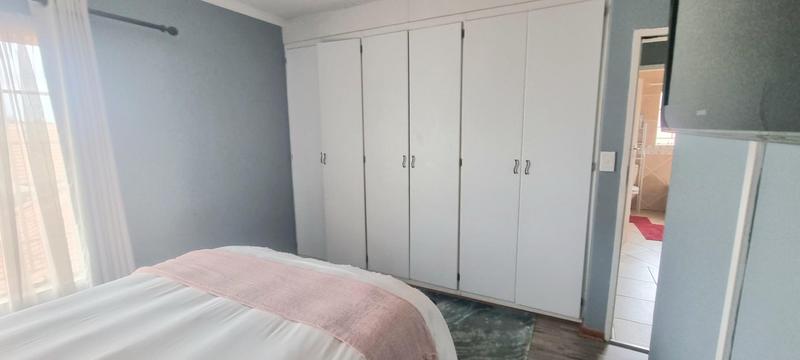 3 Bedroom Property for Sale in Amberfield Gauteng