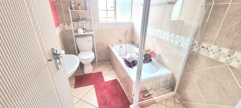 3 Bedroom Property for Sale in Amberfield Gauteng
