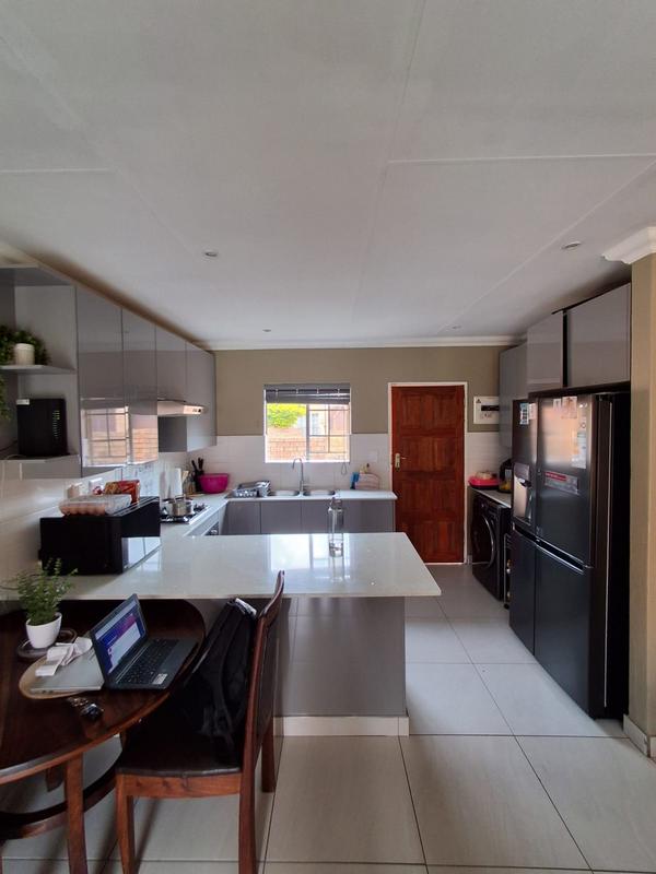 3 Bedroom Property for Sale in Heuwelsig Estate Gauteng