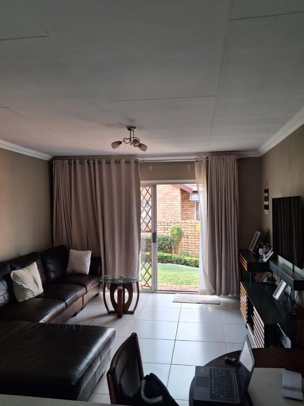 3 Bedroom Property for Sale in Heuwelsig Estate Gauteng