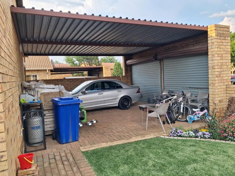 3 Bedroom Property for Sale in Heuwelsig Estate Gauteng