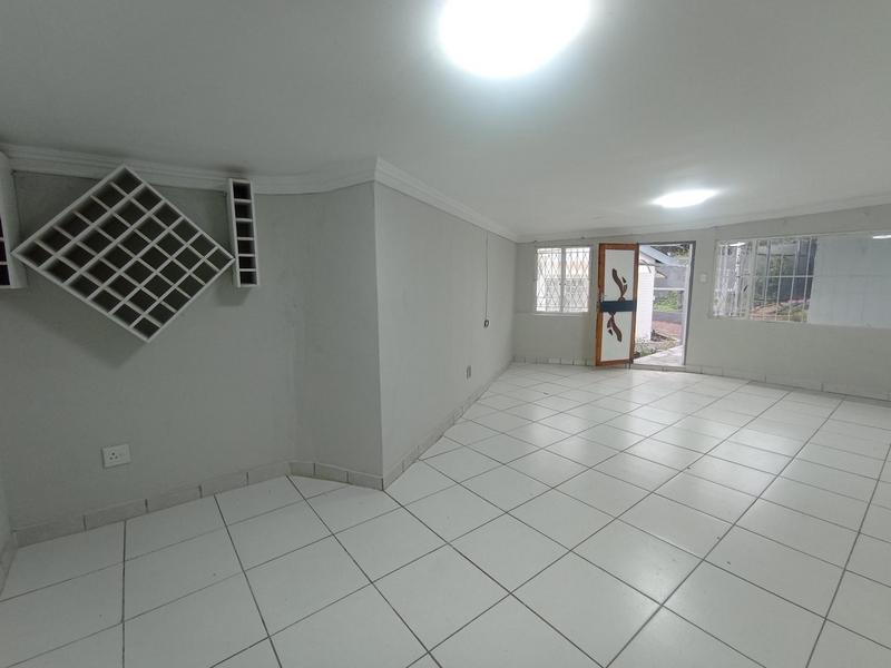 To Let 2 Bedroom Property for Rent in Florida Glen Gauteng