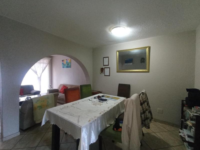 To Let 3 Bedroom Property for Rent in Florida Lake Gauteng