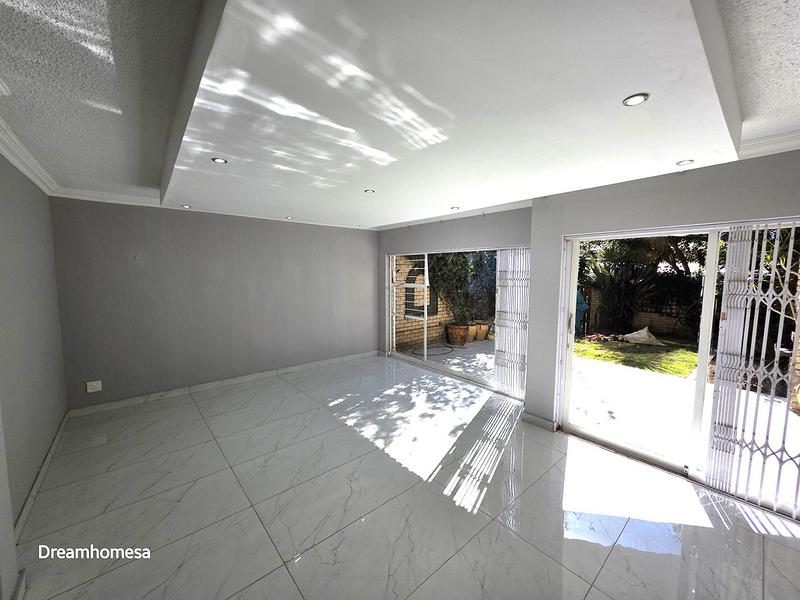 To Let 2 Bedroom Property for Rent in Morningside Gauteng