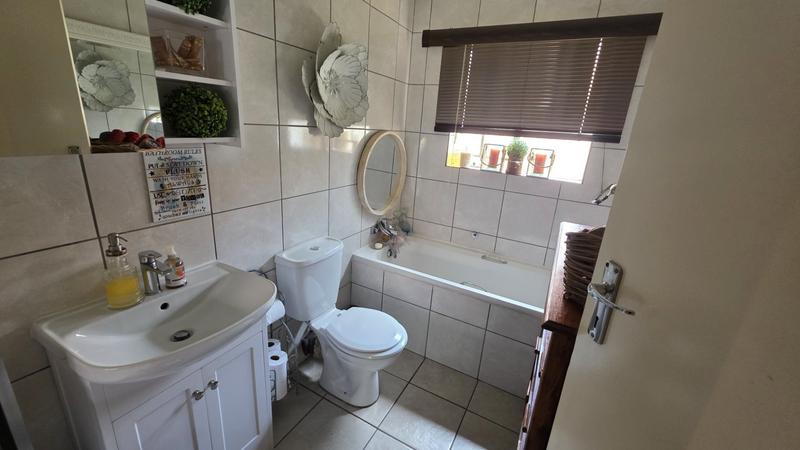 2 Bedroom Property for Sale in Annlin Gauteng