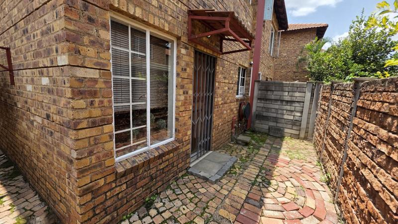 2 Bedroom Property for Sale in Annlin Gauteng