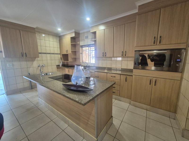 4 Bedroom Property for Sale in Brackendowns Gauteng