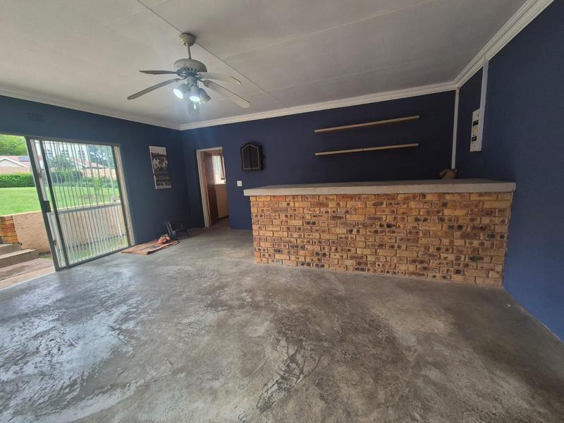 4 Bedroom Property for Sale in Brackendowns Gauteng