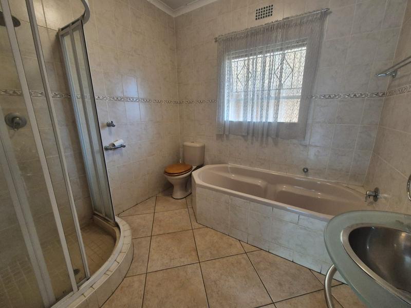 4 Bedroom Property for Sale in Brackendowns Gauteng