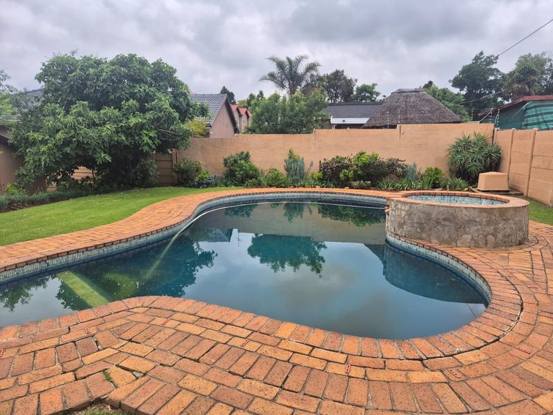 4 Bedroom Property for Sale in Brackendowns Gauteng