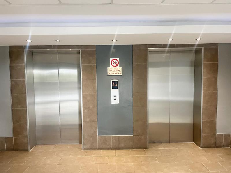 To Let 1 Bedroom Property for Rent in Sandhurst Gauteng