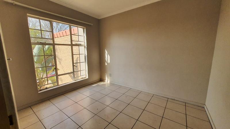 To Let 2 Bedroom Property for Rent in Olympus AH Gauteng